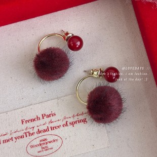 秋冬复古红色毛绒球球耳钉女独特2024新款耳环小众耳饰高级感轻奢