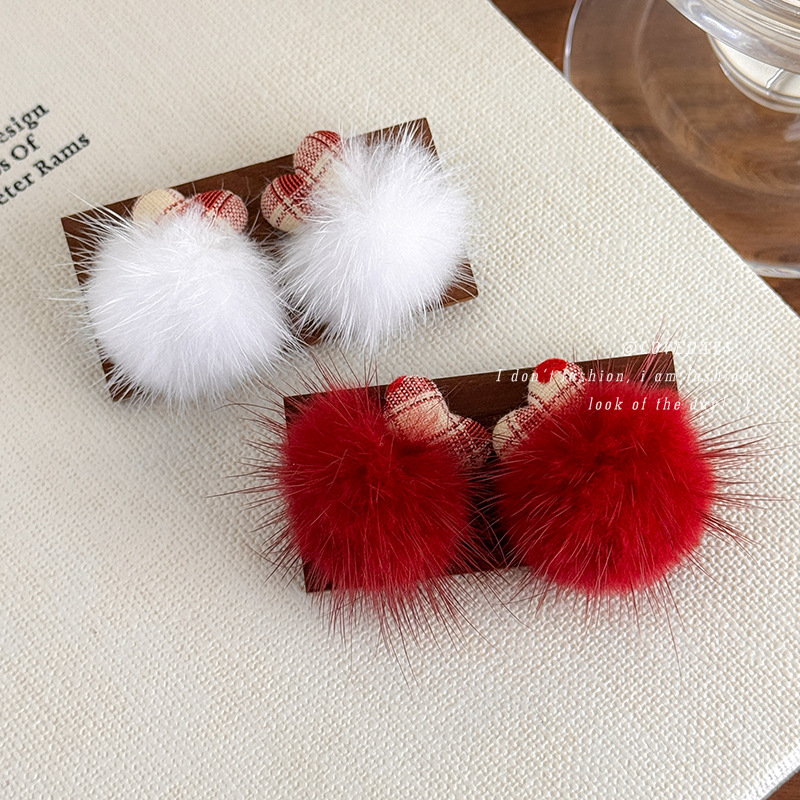 迷尚优品毛球轻奢耳环