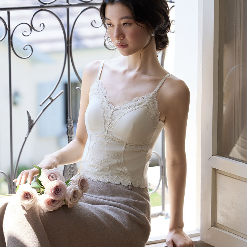 秋冬立体蕾丝花边V领吊带美背可外穿打底内衣一体固定杯设计款