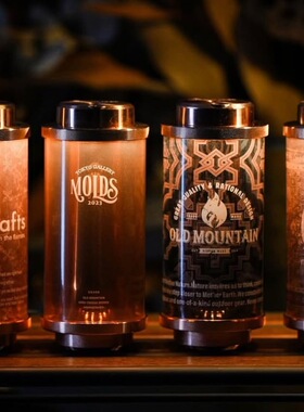 molds联名0/0限定大A户外露营38kt长续航紫铜原装电池居家老山灯