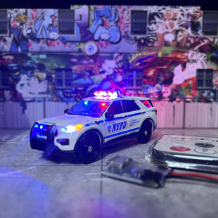 绿光1:64 2020福特探险者警用拦截车车加改23灯价 遥控版 可充电