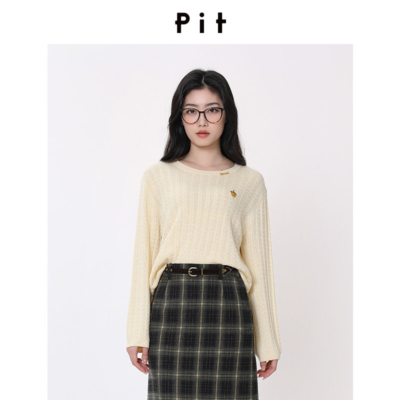 PIT浅黄色麻花套头针织衫女26秋新款圆领刺绣软糯小个子毛衣