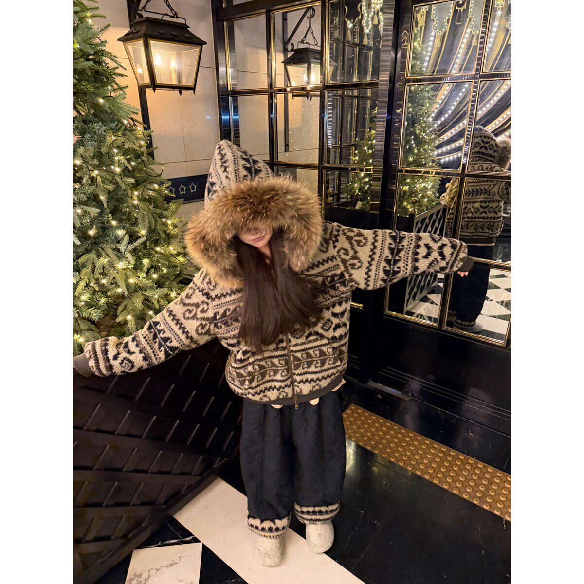 时尚小众宽松加厚保暖连帽外套女