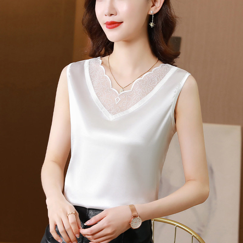 时尚外穿蕾丝吊带背心女夏季新款大码显瘦无袖打底衫内搭V领上衣