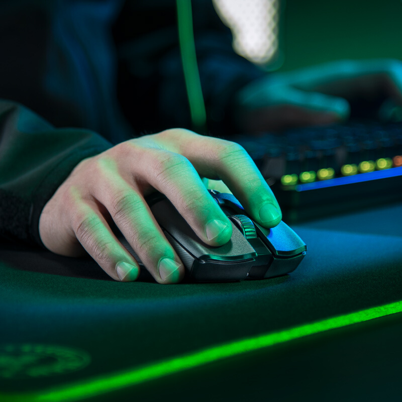 Razer雷蛇 毒蝰终极版轻量化USB充电无线EDG战队电脑游戏电竞鼠标