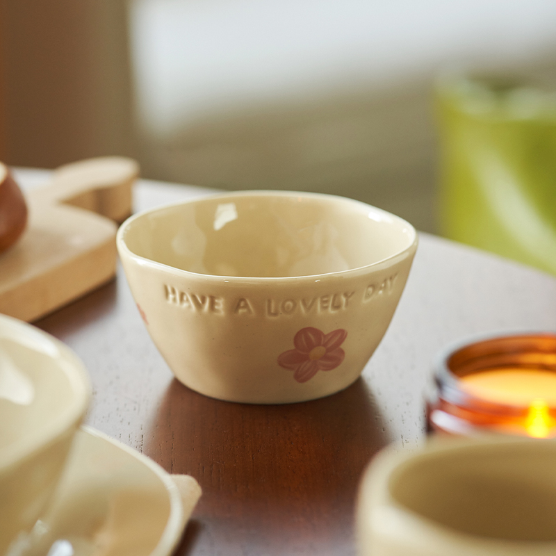 肆月奶油风陶瓷可爱家用米饭碗