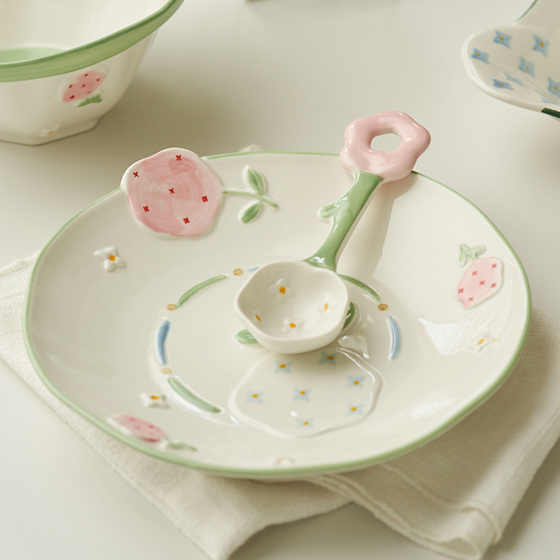 肆月釉下彩浮雕陶瓷餐具套装