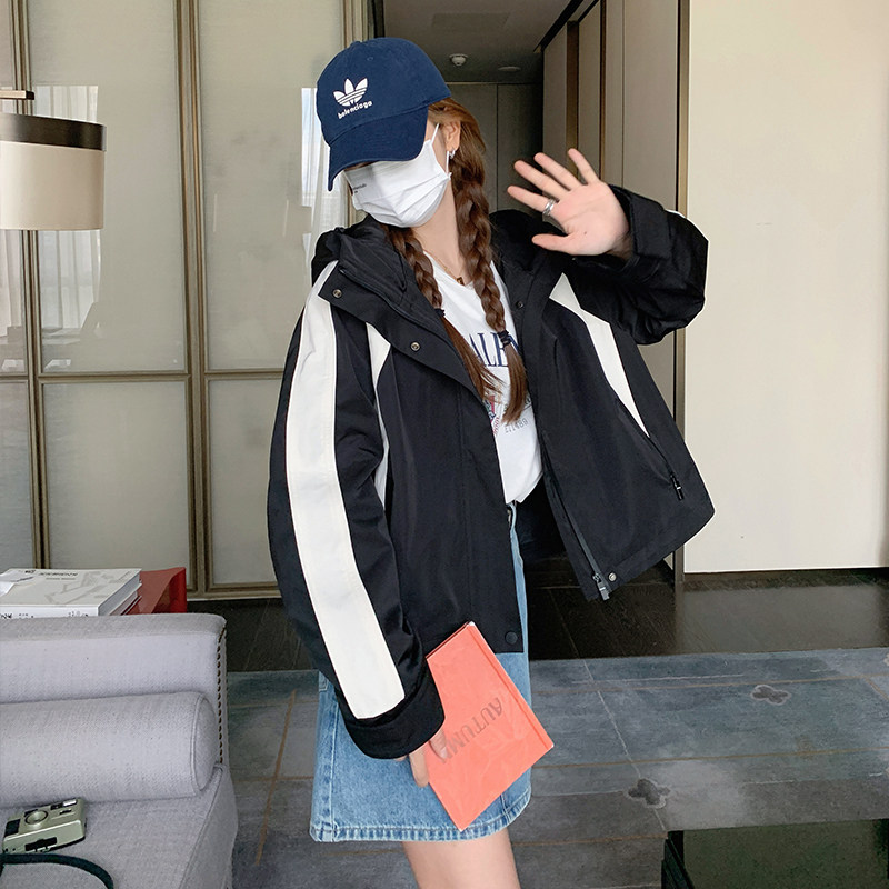 撞色连帽设计感冲锋衣外套女2023秋新款韩版学院风小个子爆款上衣,女装短外套,浙宝091A