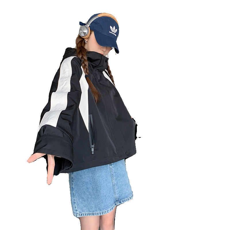 撞色连帽设计感冲锋衣外套女2023秋新款韩版学院风小个子爆款上衣,女装短外套,浙宝091A