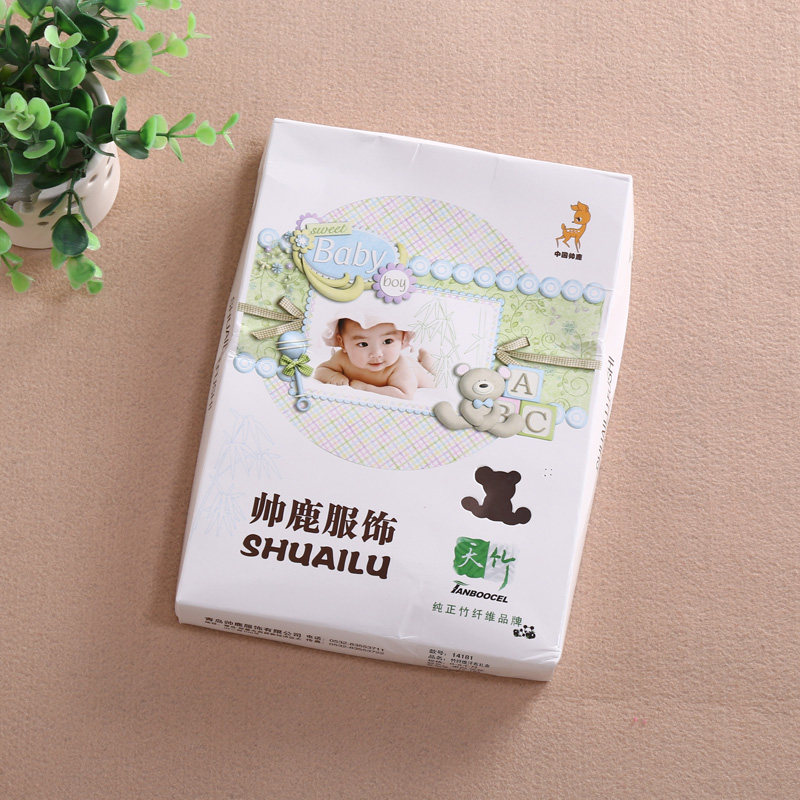 Coffret cadeau pour bébé - Vêtements + Accessoires - Ref 1964075 Image 3