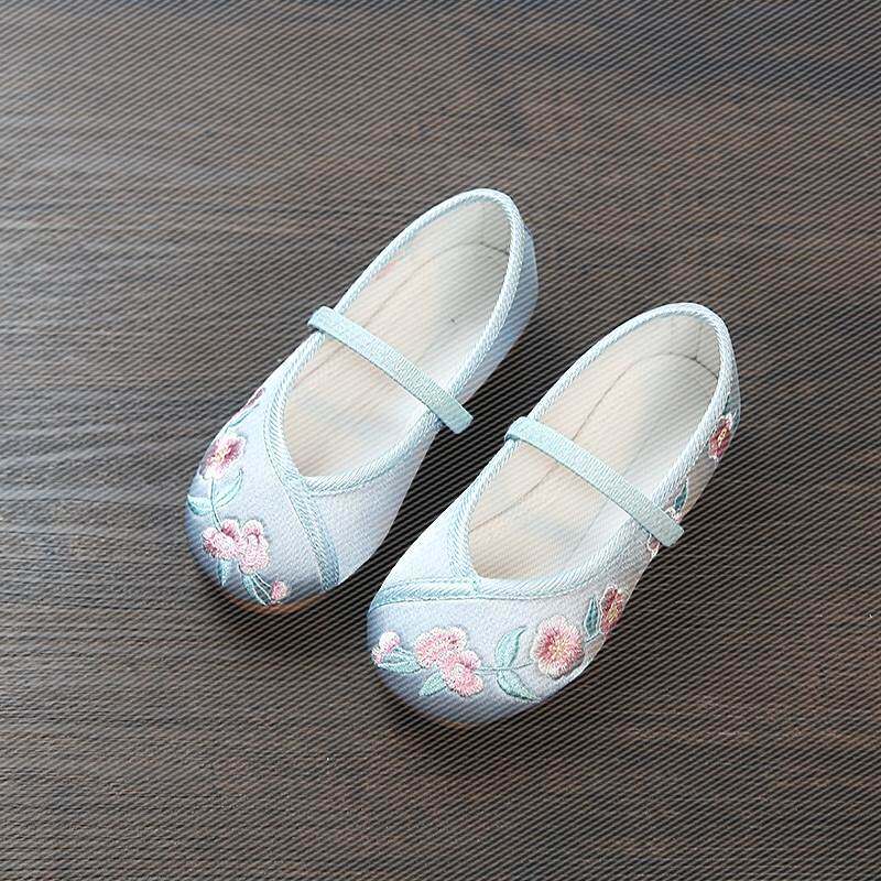 Chinese style Cloth shoes children Embroidered shoes Hanfu Dancing shoes Ethnic style princess Single shoes girlin the Shoes/Baby Shoes/Parent-child shoes , Traditional shoes/Hand-woven shoes  category - from Buy2taobao.com to provide professional Taobao agent buy service