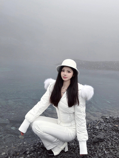 秋冬新款收腰显瘦女生羽绒服时尚可拆卸仿狐狸毛领白鸭绒短款外套