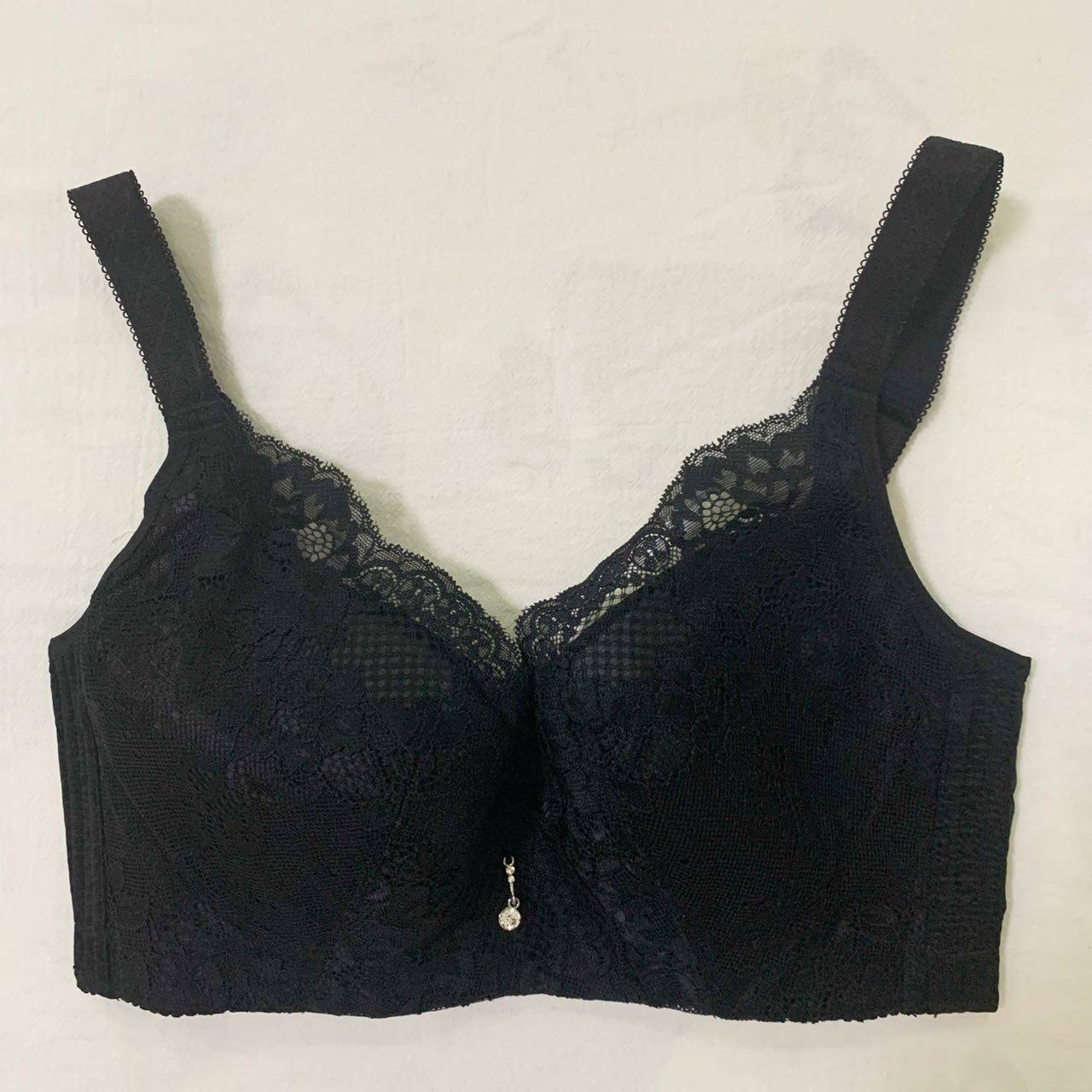 90b梦芭蒂性感黑蕾丝聚拢薄款文胸薄杯内衣无钢圈收副乳胸罩