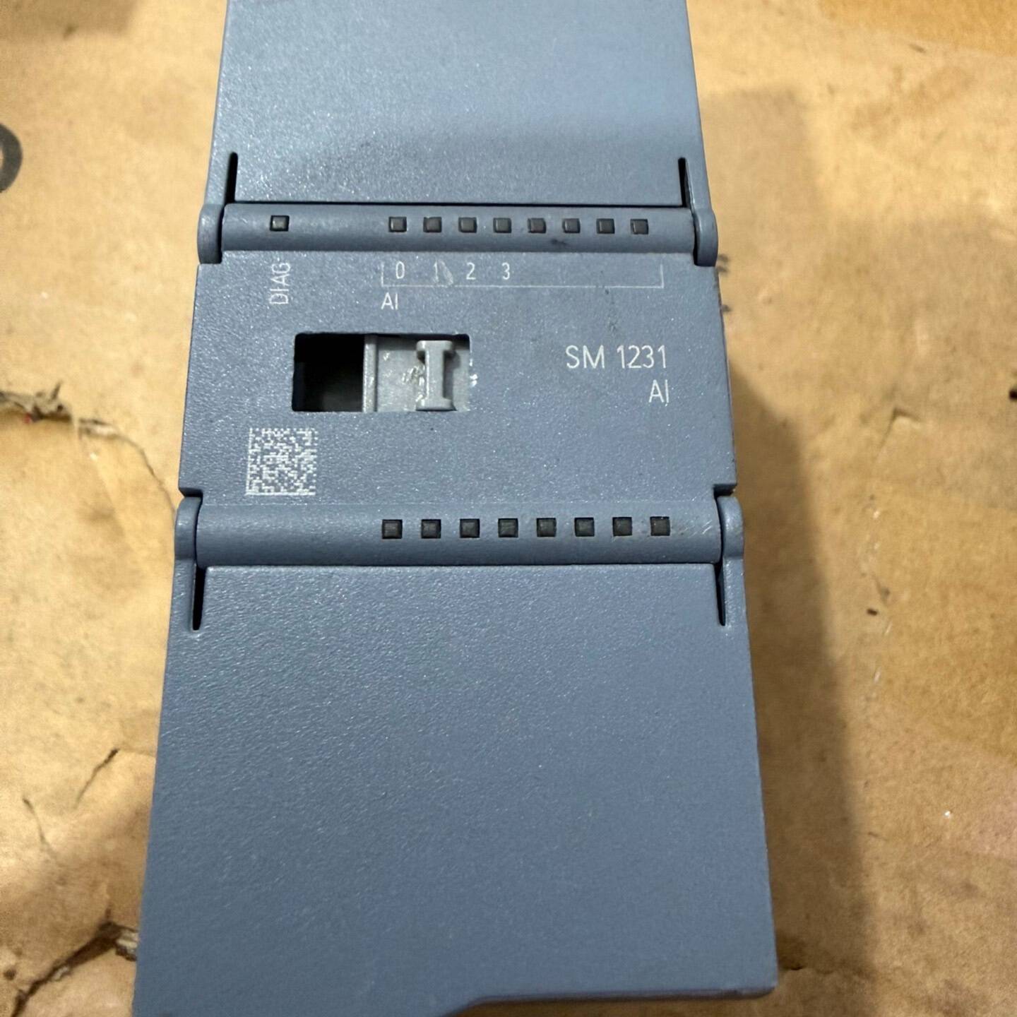 可维修SM 1231 AI 6ES7 231-4HD32-0，西门子图片