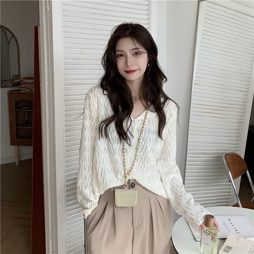 2022 Korean version is thin, versatile, trendy, niche, chic, retro pleated long sleeved shirt, sweet, loose cardigan, blouse, female