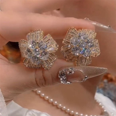 欧美夸张设计高级花朵镶钻大耳钉