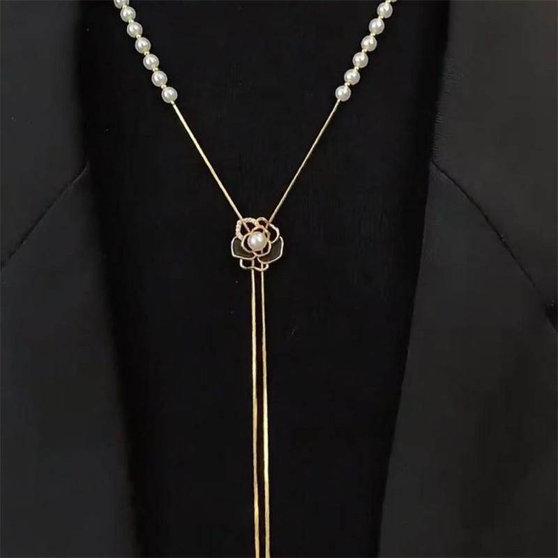 钛钢山茶花珍珠项链女性感百搭Y形锁骨链轻奢气质可抽拉调节配饰