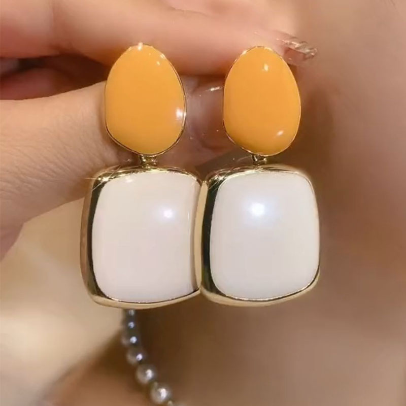 气质时尚耳环女2025年新款潮夸张个性耳坠百搭简约方形耳饰显脸小