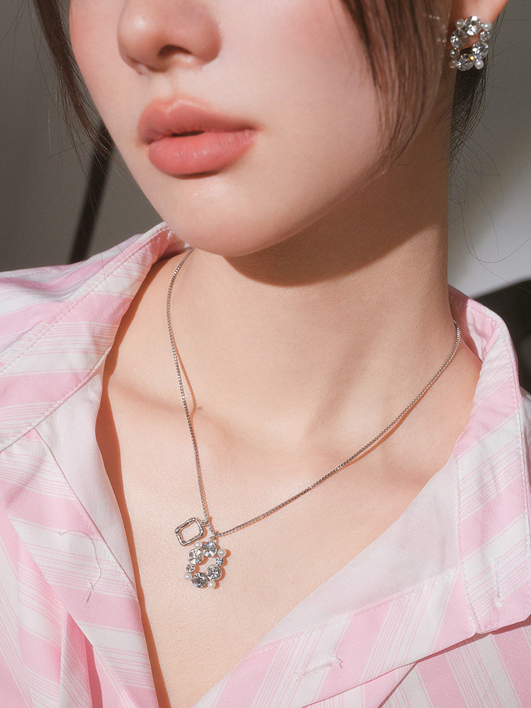 ABYB 매력적인 목걸이 여성용 라이트 럭셔리 틈새 디자인 하이 엔드 아트 미러 진주 쇄골 체인 목걸이