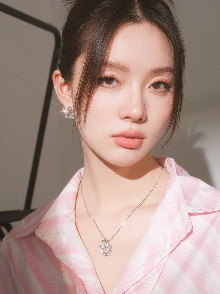 ABYB 매력적인 목걸이 여성용 라이트 럭셔리 틈새 디자인 하이 엔드 아트 미러 진주 쇄골 체인 목걸이