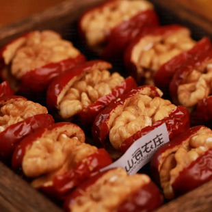 小红枣夹核桃独立包装零食无核开袋即食解馋居家休闲追剧小零食