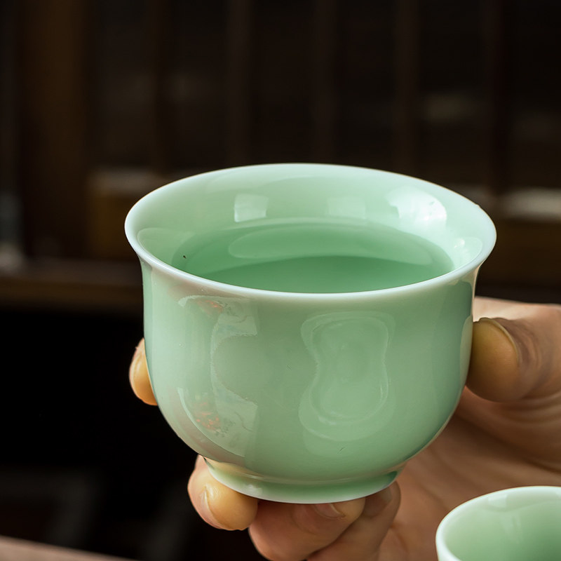 陶瓷酒杯白酒家用中式青瓷2两小酒碗1两酒盅品茗水杯老式功夫茶杯