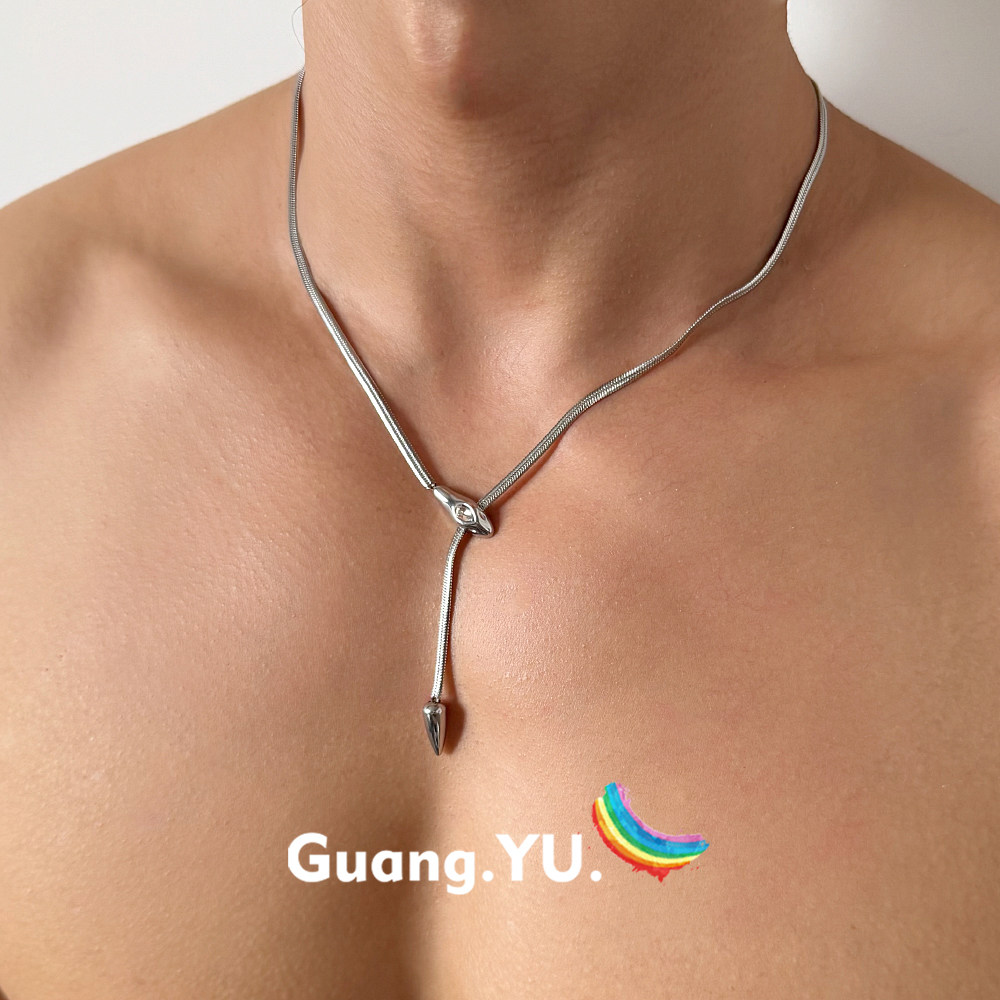 GuangYu蛇形镶钻刀片蛇骨链轻奢小众钛钢项链男女设计感时尚配饰