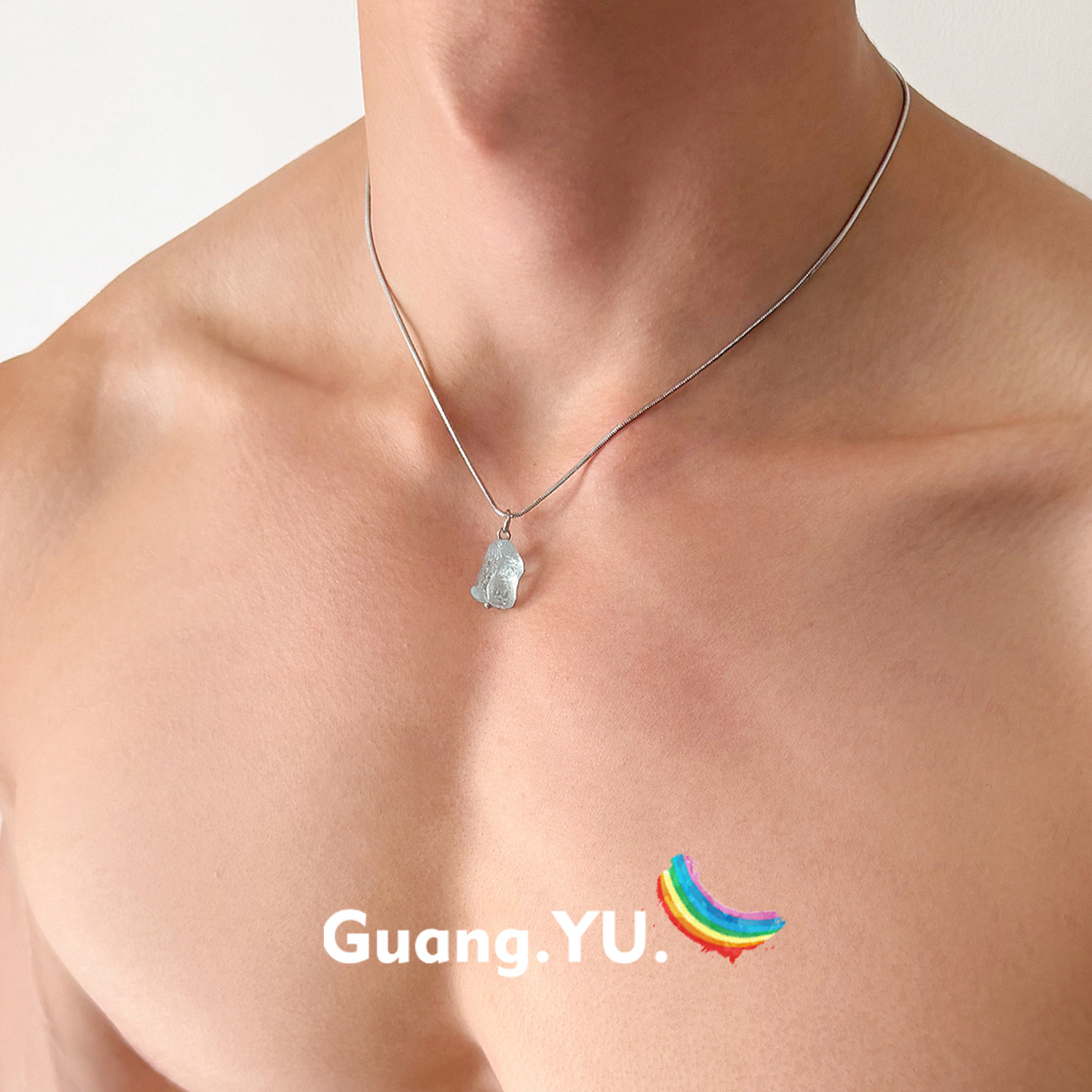 GuangYu海蓝宝原石吊坠男钛钢项链小众原创设计感女配饰锁骨链潮