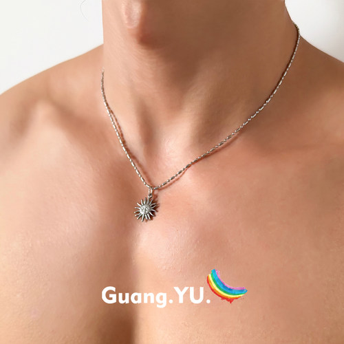 GuangYu极简风太阳神吊坠钛钢项链男轻奢小众ins百搭配饰女锁骨链