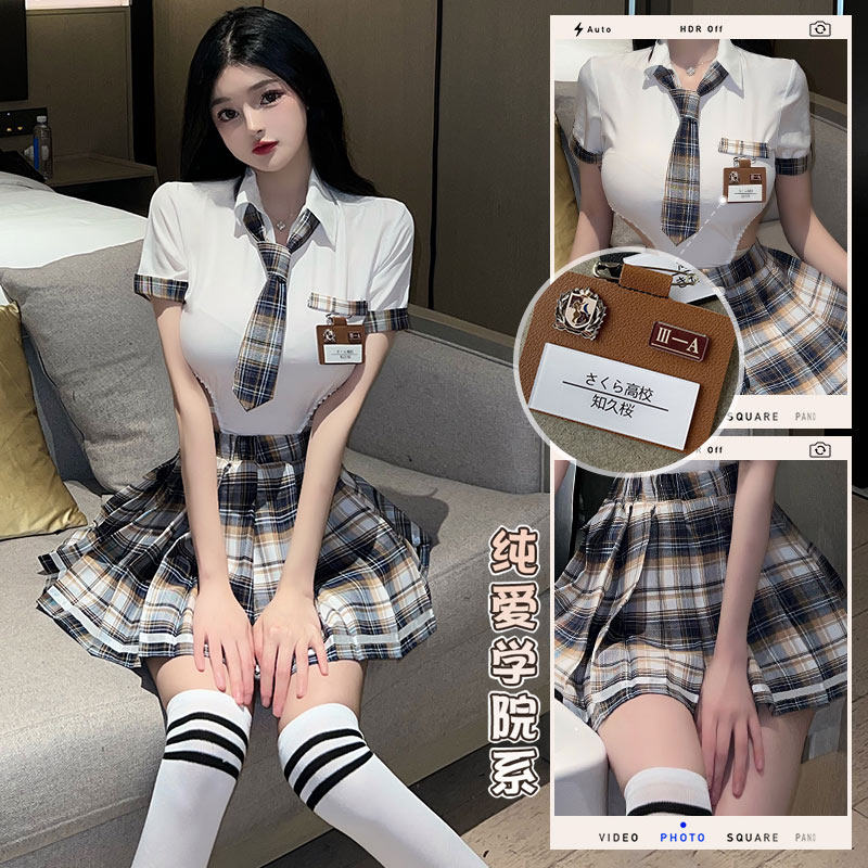 姬GILL:夏季学生jk制服套装短袖宽松休闲格子t恤短裙KTV工作服 - 封面