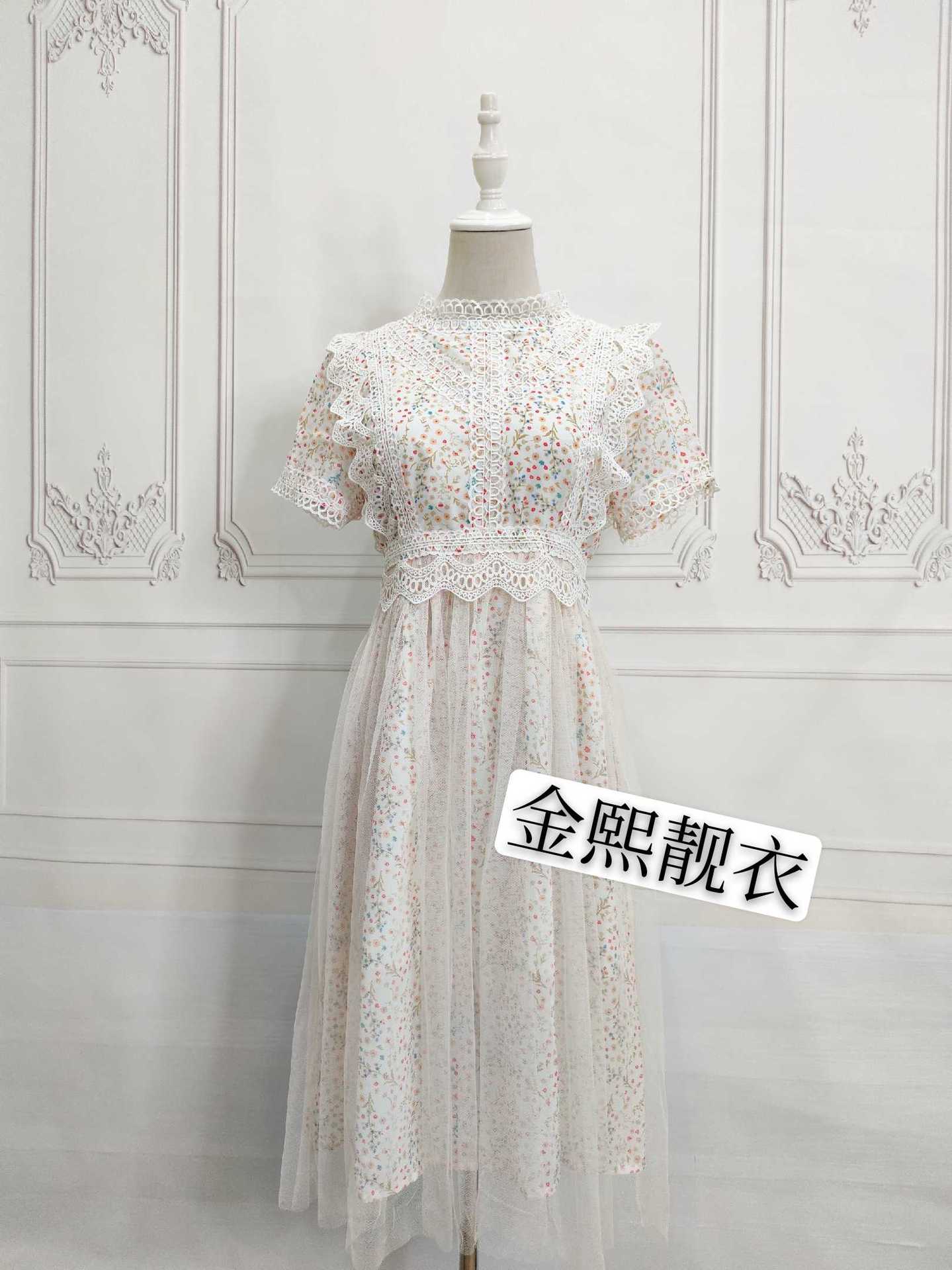 春夏蕾丝拼接碎花甜美雪纺连衣裙