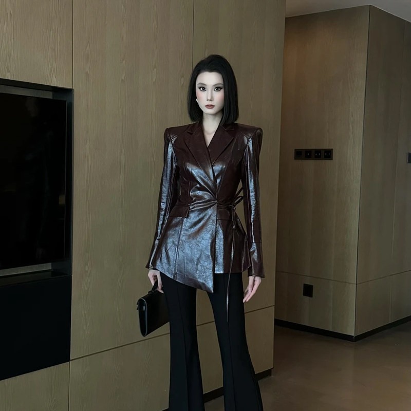 皮衣女2025秋冬新款超火酒红色皮外套绑带收腰长袖机车上衣高级感