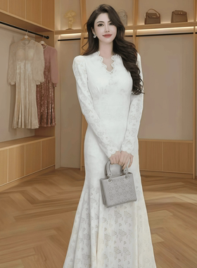 40625 蕾丝包臀鱼尾连衣裙赫本小香风时尚气质V领长袖白色小礼服
