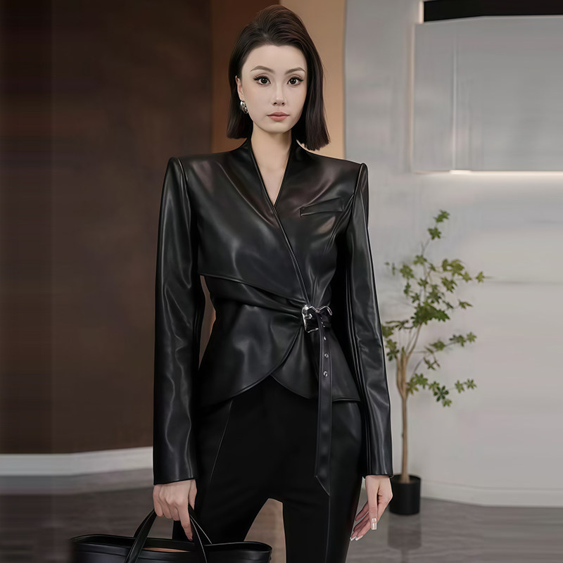 精致简约气质百搭黑色皮衣外套女秋季新款显瘦收腰短款开衫上衣