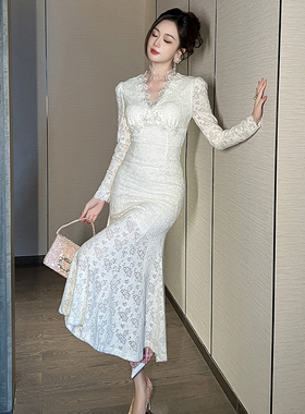 40625包臀鱼尾气质长款裙子v领新款白色女神范法式蕾丝连衣裙