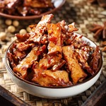 湖南冷水江新化武冈卤豆腐麻辣小豆干麻辣辣条零食豆皮怀旧小吃