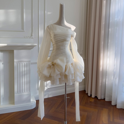 轻奢女装奶油杏色斜肩蝴蝶结蓬蓬裙气质仙女短裙公主风千金风礼服