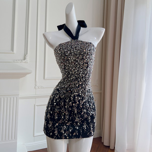 衣阁里拉2025早秋新品黑色其中挂脖抹胸短款气质礼服连衣裙 69379