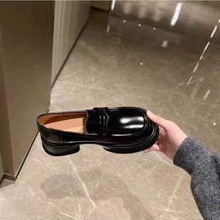 赵露思同款黑色厚底增高乐福鞋女2026百搭软小皮鞋复古圆头单鞋