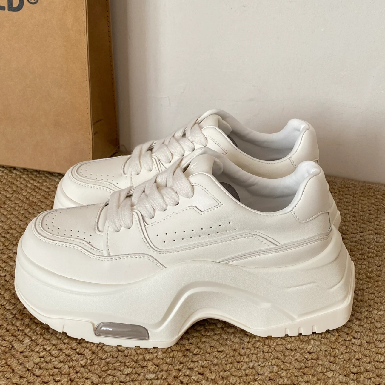 小白鞋控必入！厚底增高显脚瘦气垫休闲运动百搭透气真皮板鞋女