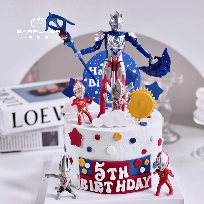 个性创意摩天轮奥特曼