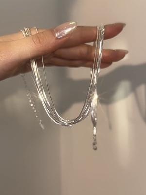 多层流苏闪光项链女高级感