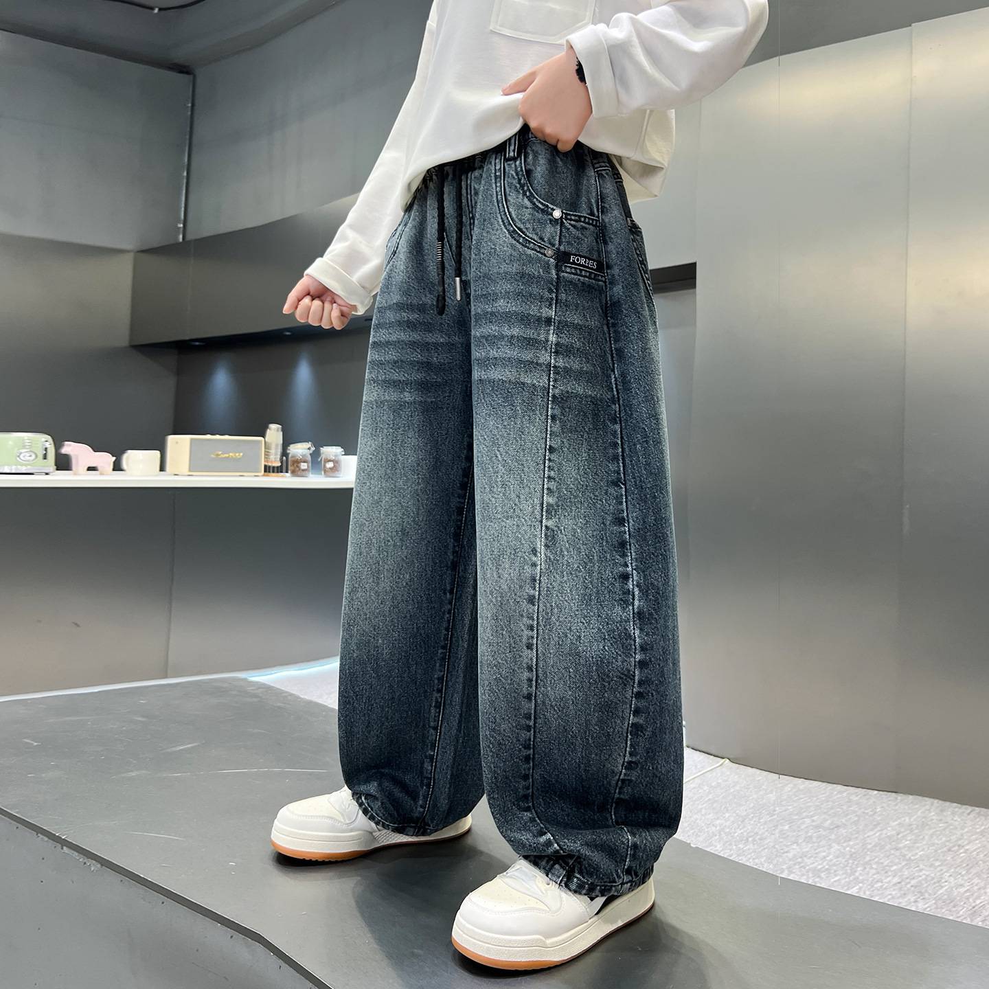专柜品牌男童裤子秋装2026新款大童秋季男孩直筒儿童春秋款韩范儿