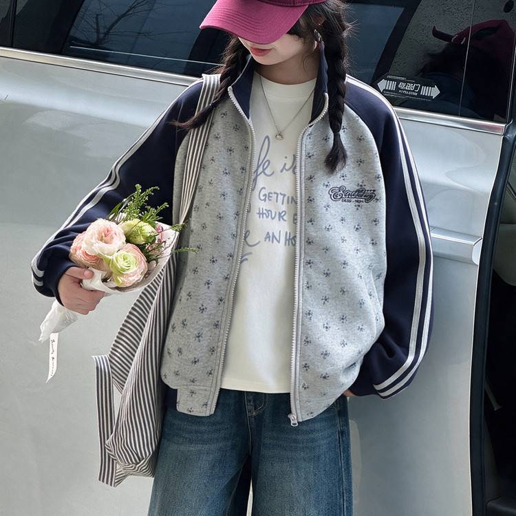 专柜品牌女童秋装外套儿童洋气时髦立领棒球服宽松休闲开衫上衣潮