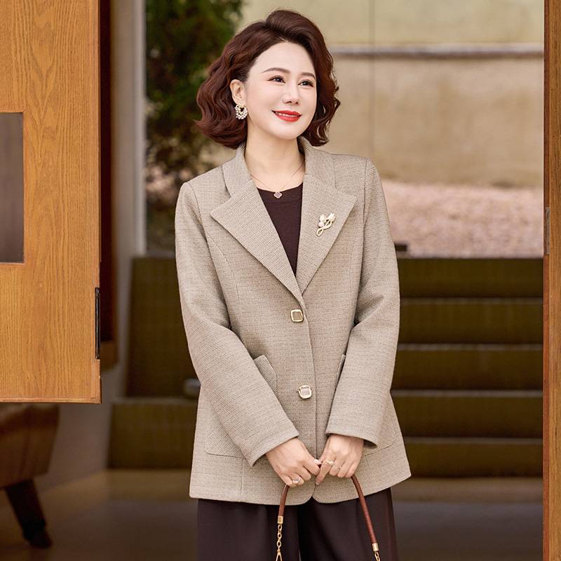 专柜品牌洋气时尚妈妈西装外套女春秋新款减龄高档中老年女士西服