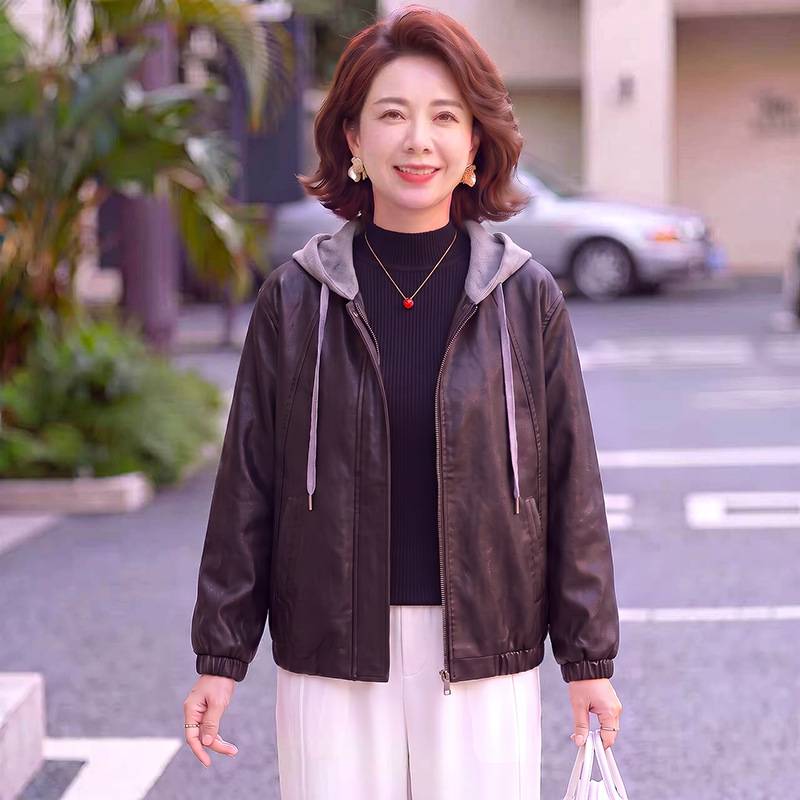 专柜品牌中老年女装连帽时尚宽松女装妈妈装春秋长袖拉链皮衣夹克