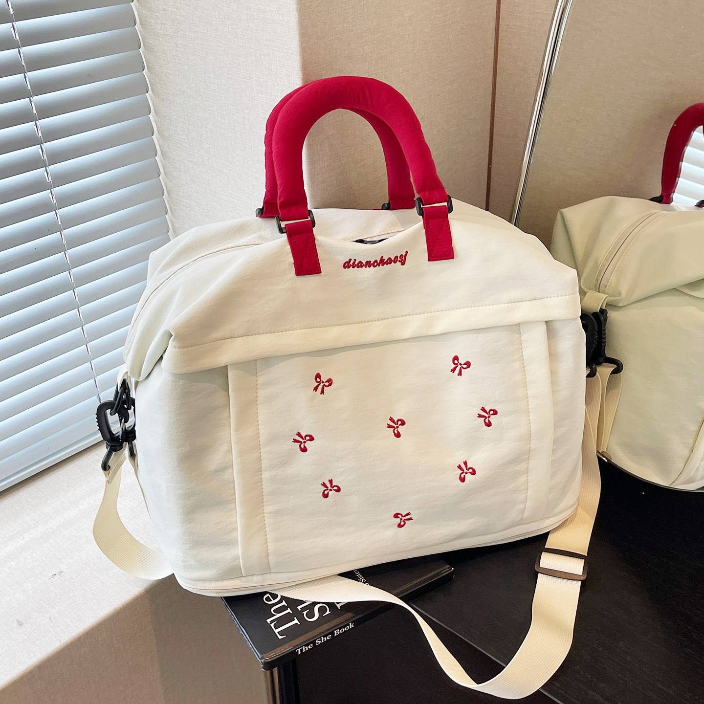 专柜品牌可扩容短途旅行包大容量干湿分离游泳瑜伽舞蹈健身包女学