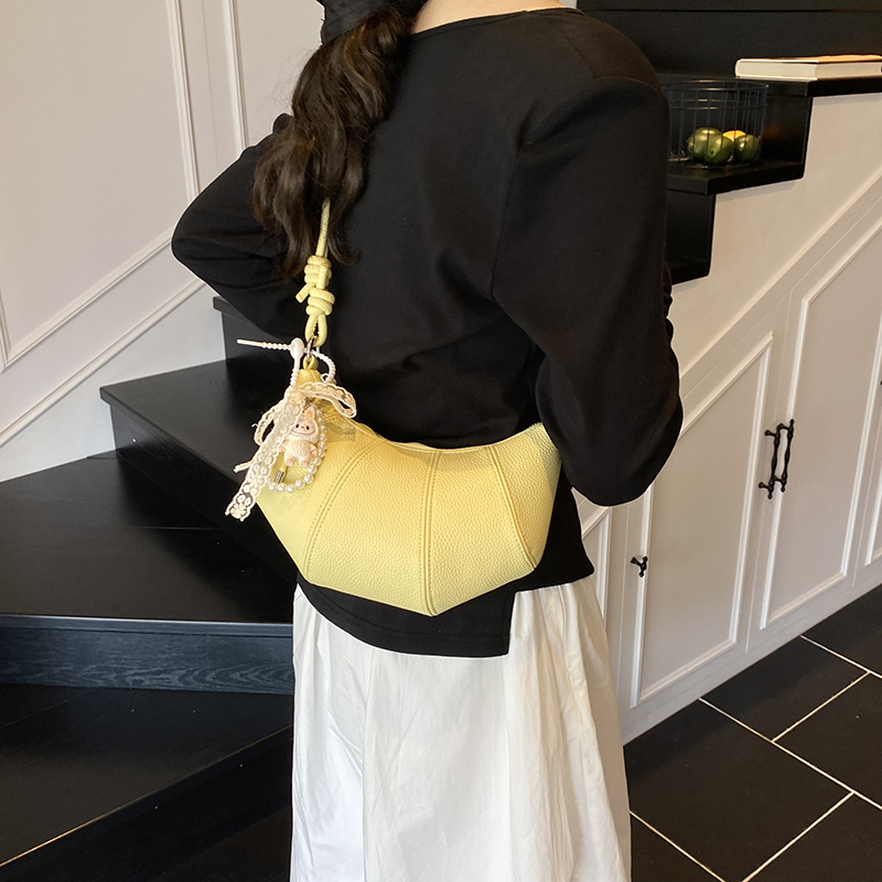 韩版小众通勤包包女2025新款秋冬多巴胺单肩饺子包时尚百搭斜挎包