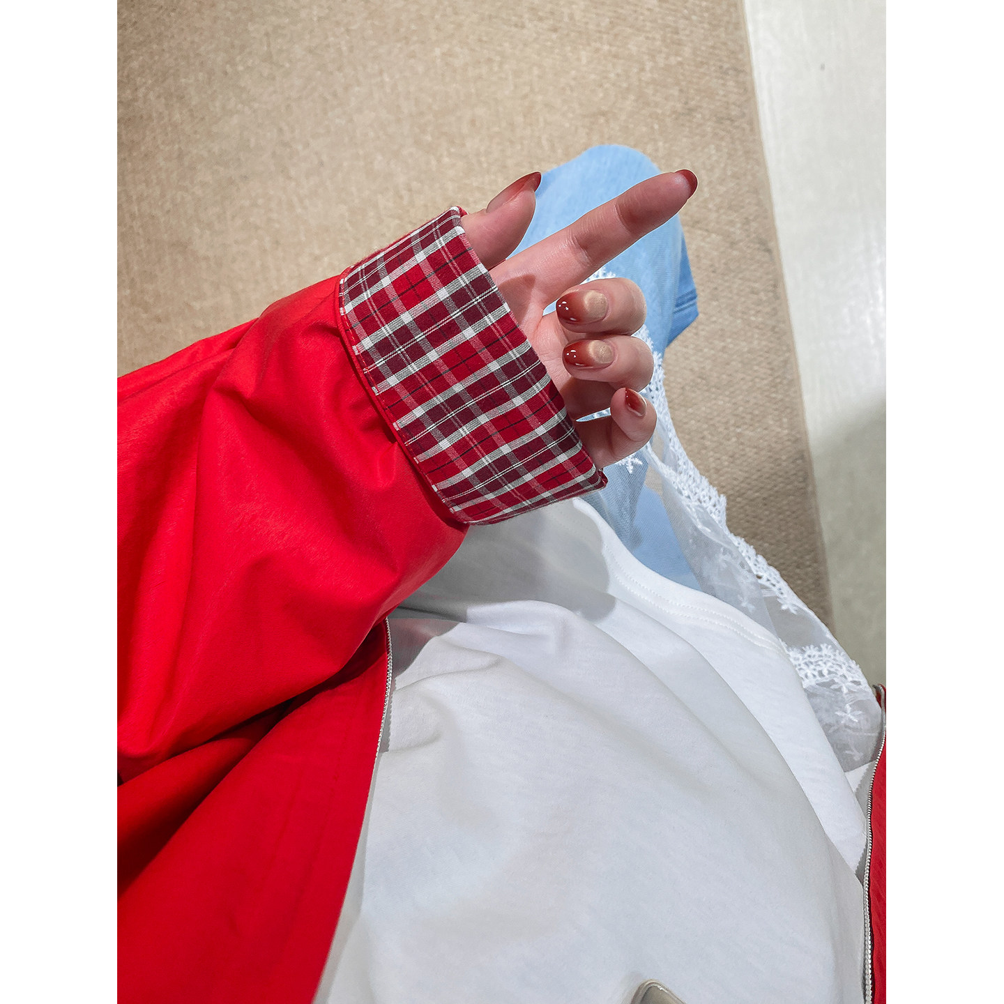 菲尔丹亮红拼红格子显气色风衣
