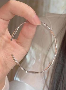 2026鱼尾设计感手链女甜美双层叠戴莫比乌斯手镯小众个性百搭气质